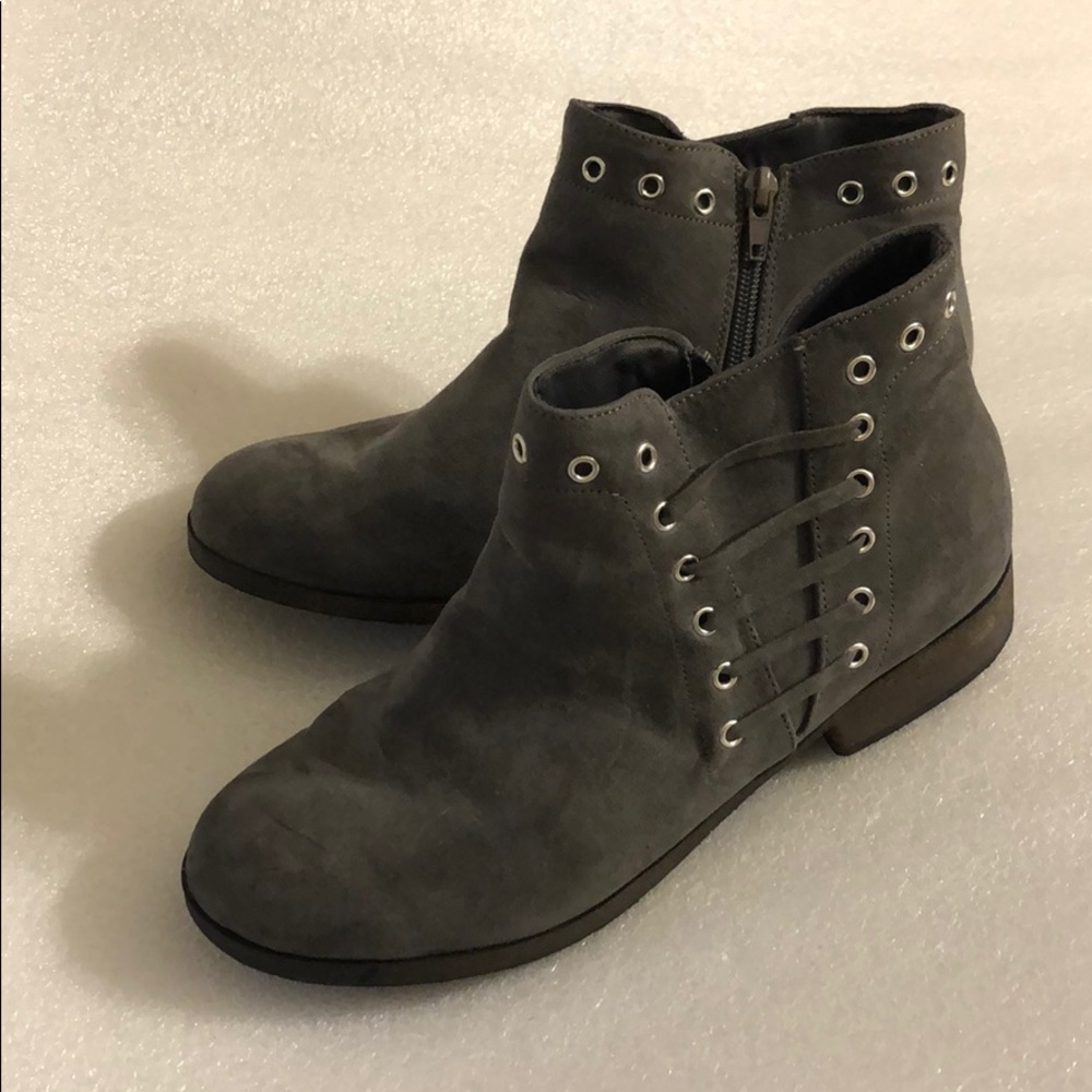 Justice Suedu Gray round two zip booties- 8 size